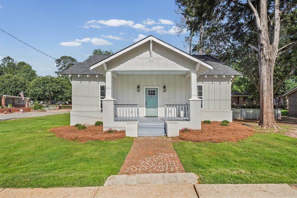 251 Pecan Street Se - Photo 1