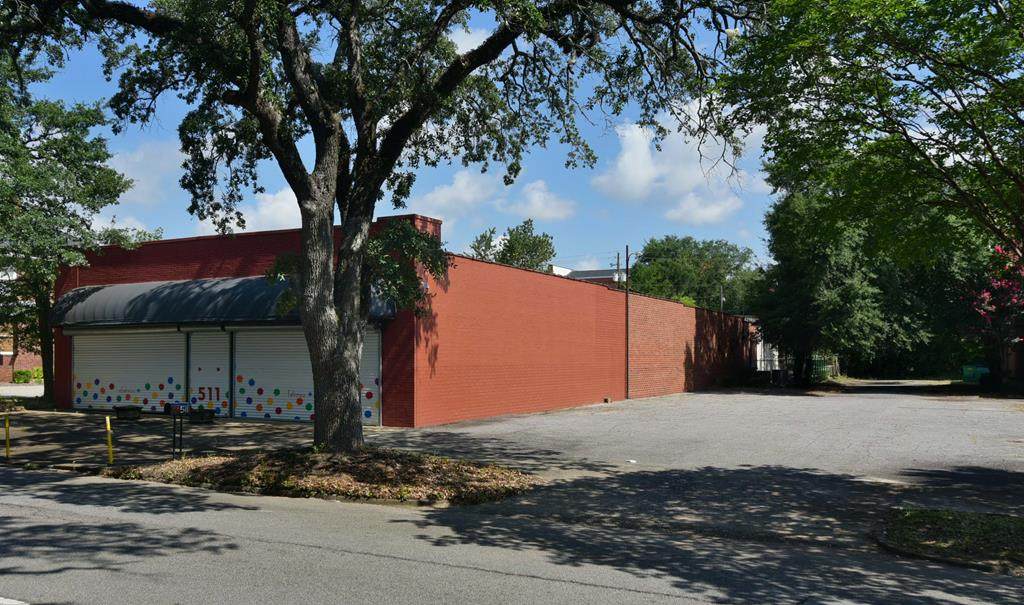 511 W Broad Avenue - Photo 1