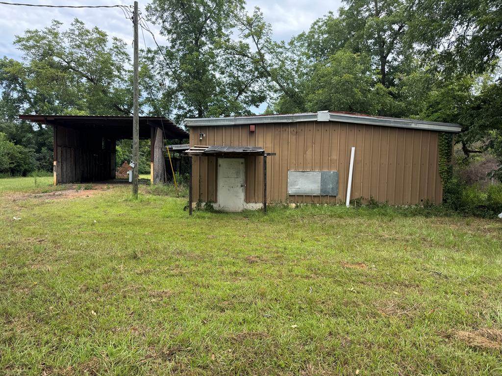 3219 Sylvester Highway - Photo 1
