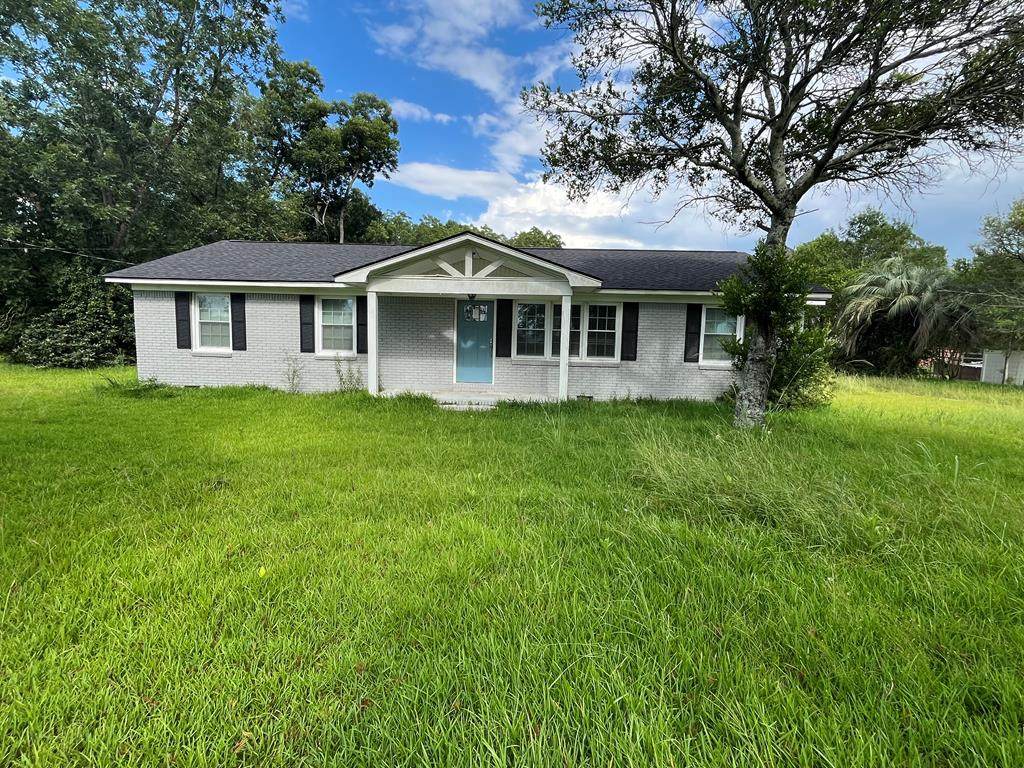 1689 Evergreen Road - Photo 1