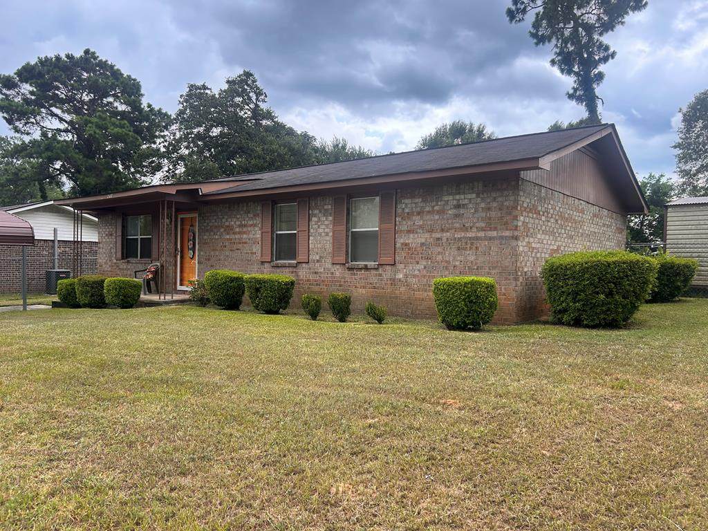 604 Southgate - Photo 1