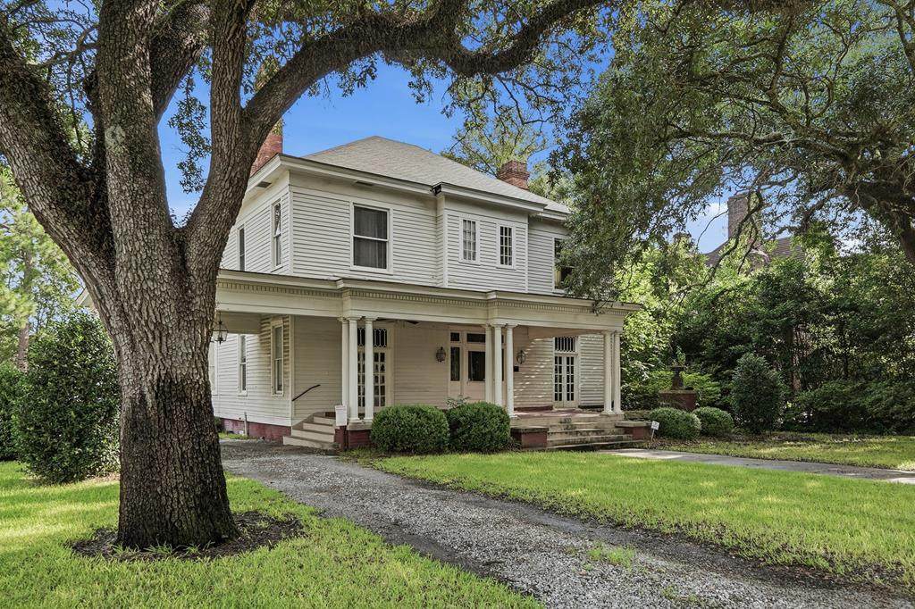 533 Pine - Photo 1