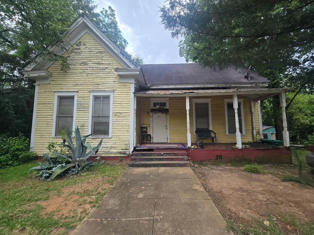 527 Orange St Ne - Photo 1
