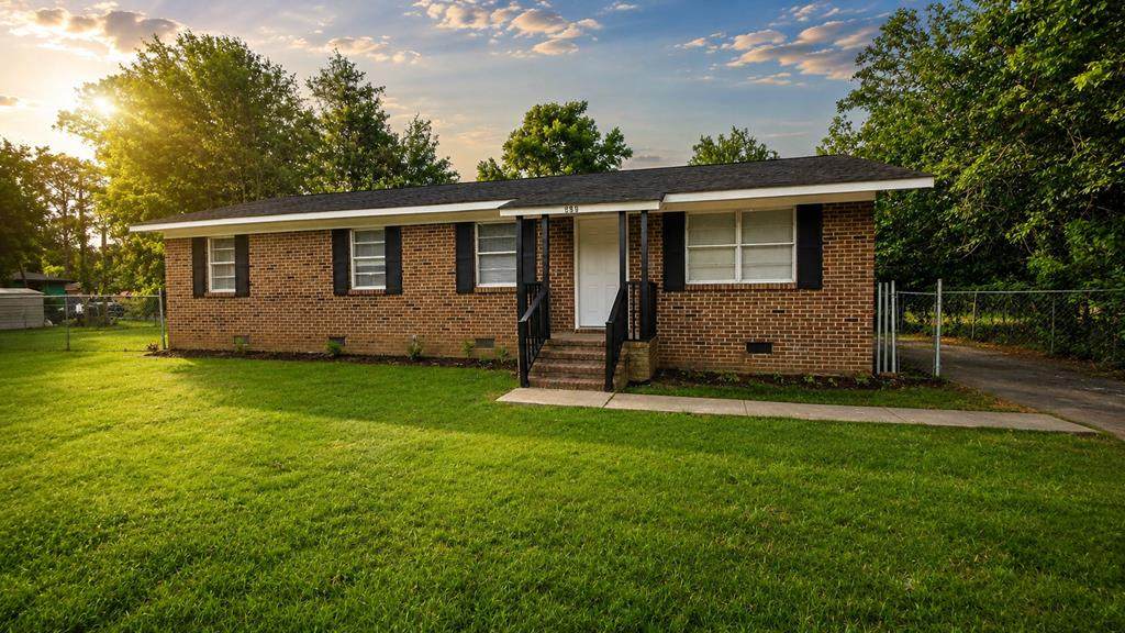 220 Ebony Ln - Photo 1