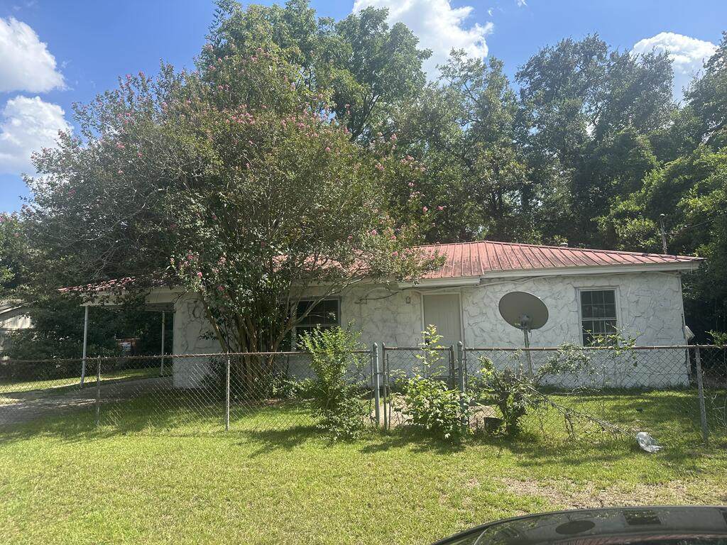 1208 E 2Nd Ave - Photo 1