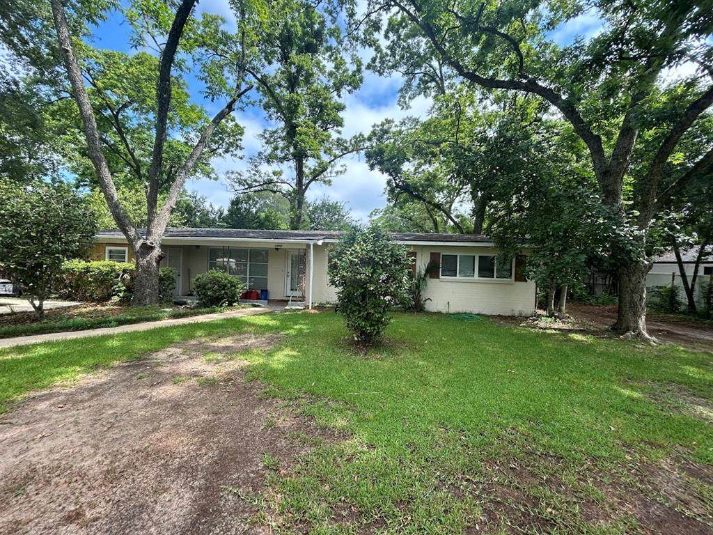 1703 Stuart Avenue - Photo 1