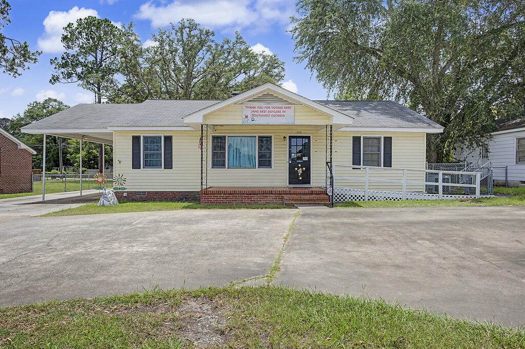 2021 Palmyra Road - Photo 1