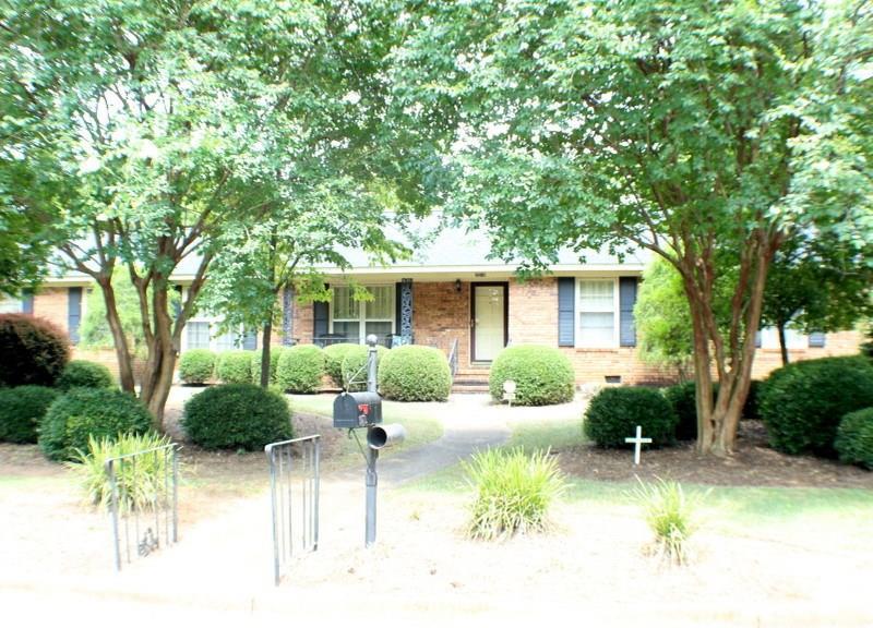 2010 Lullwater Road - Photo 1