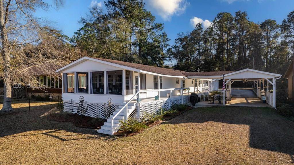 318 Cedar Creek Road S - Photo 1