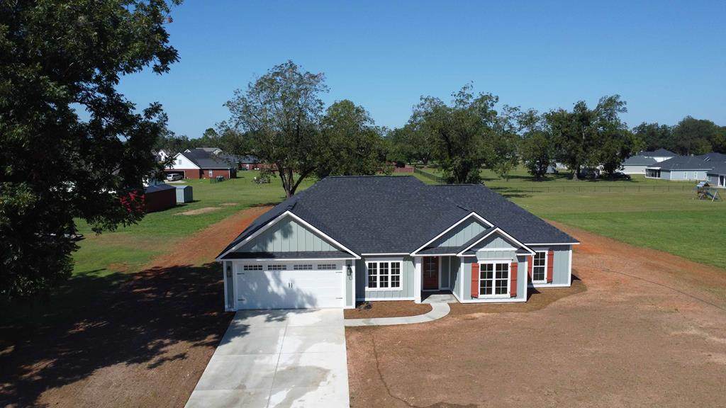 307 Ambleside Drive - Photo 1