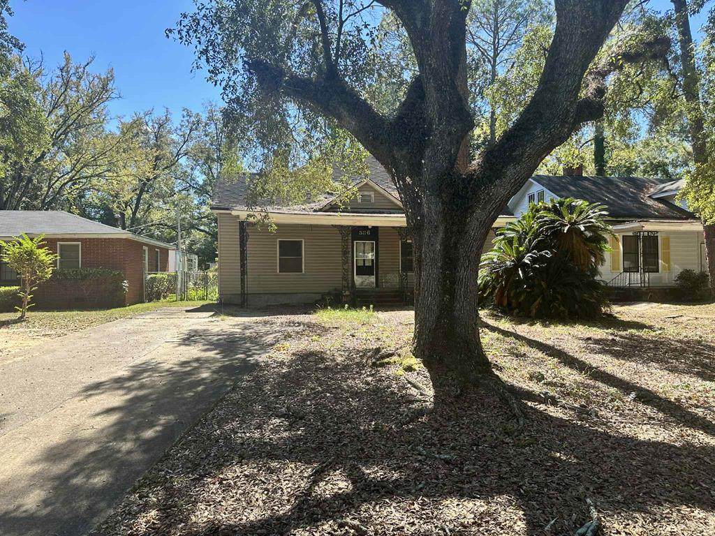 526 Mercer Avenue - Photo 1