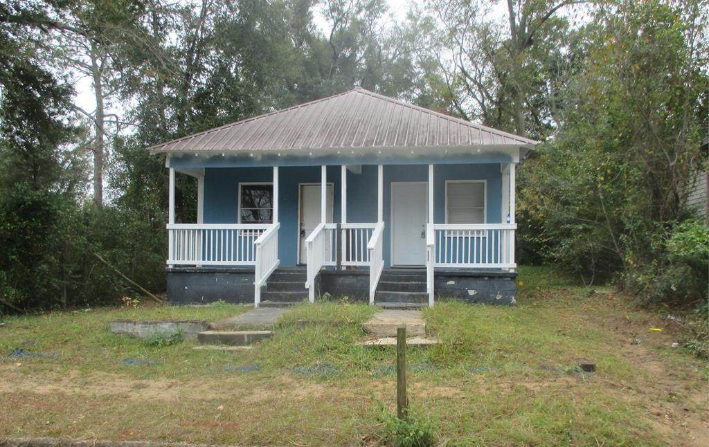 512 Cherry Avenue - Photo 1