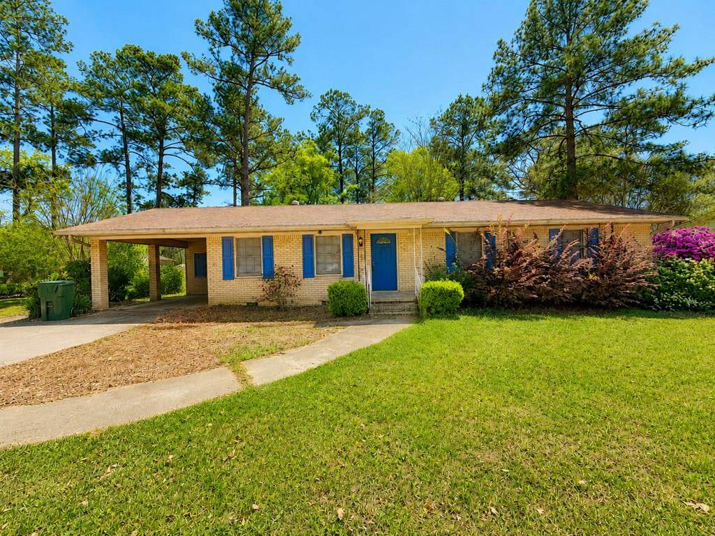 1504 Valwood Avenue - Photo 1