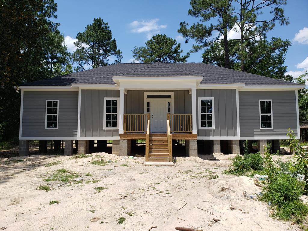 558 Creekside Drive - Photo 1