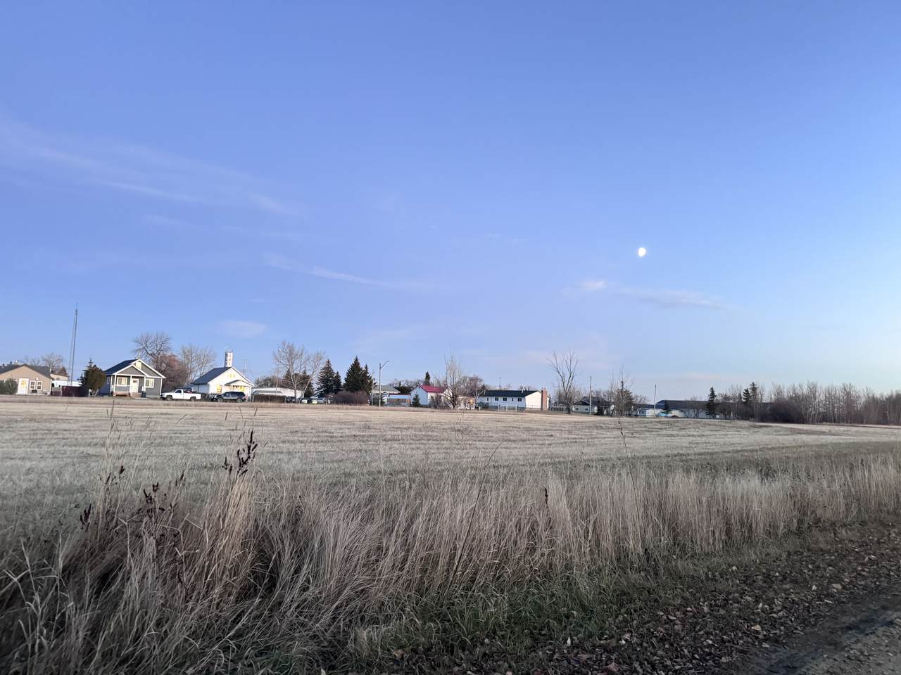5004 53 Street - Photo 1