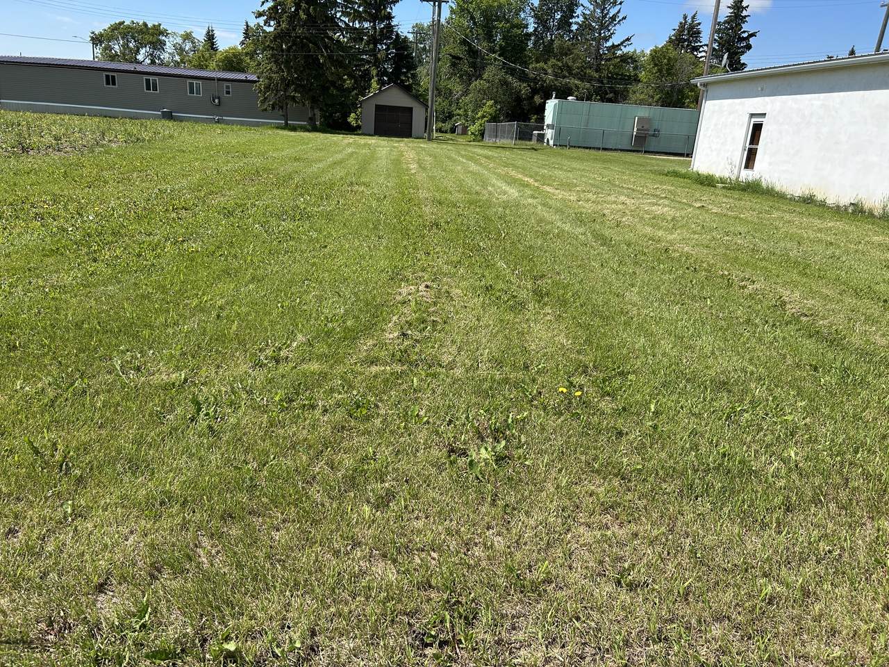  50 St - Photo 1