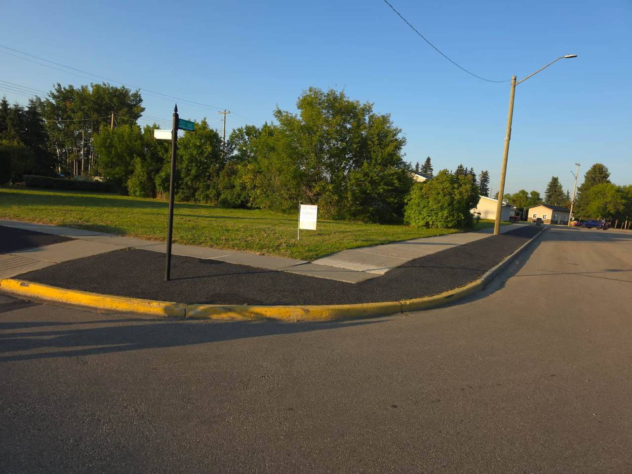  50 Ave - Photo 1