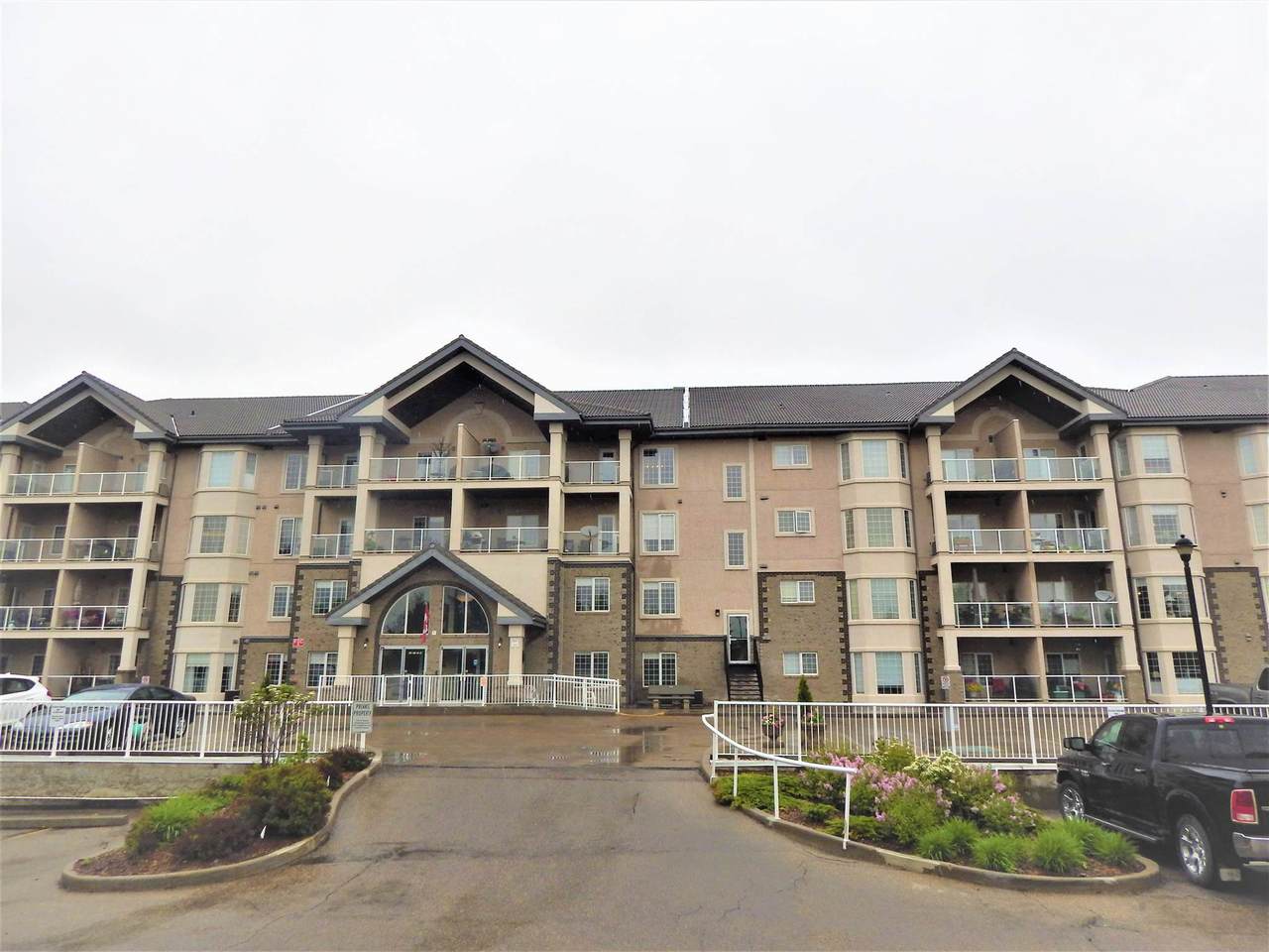 431 612 111 Street - Photo 1