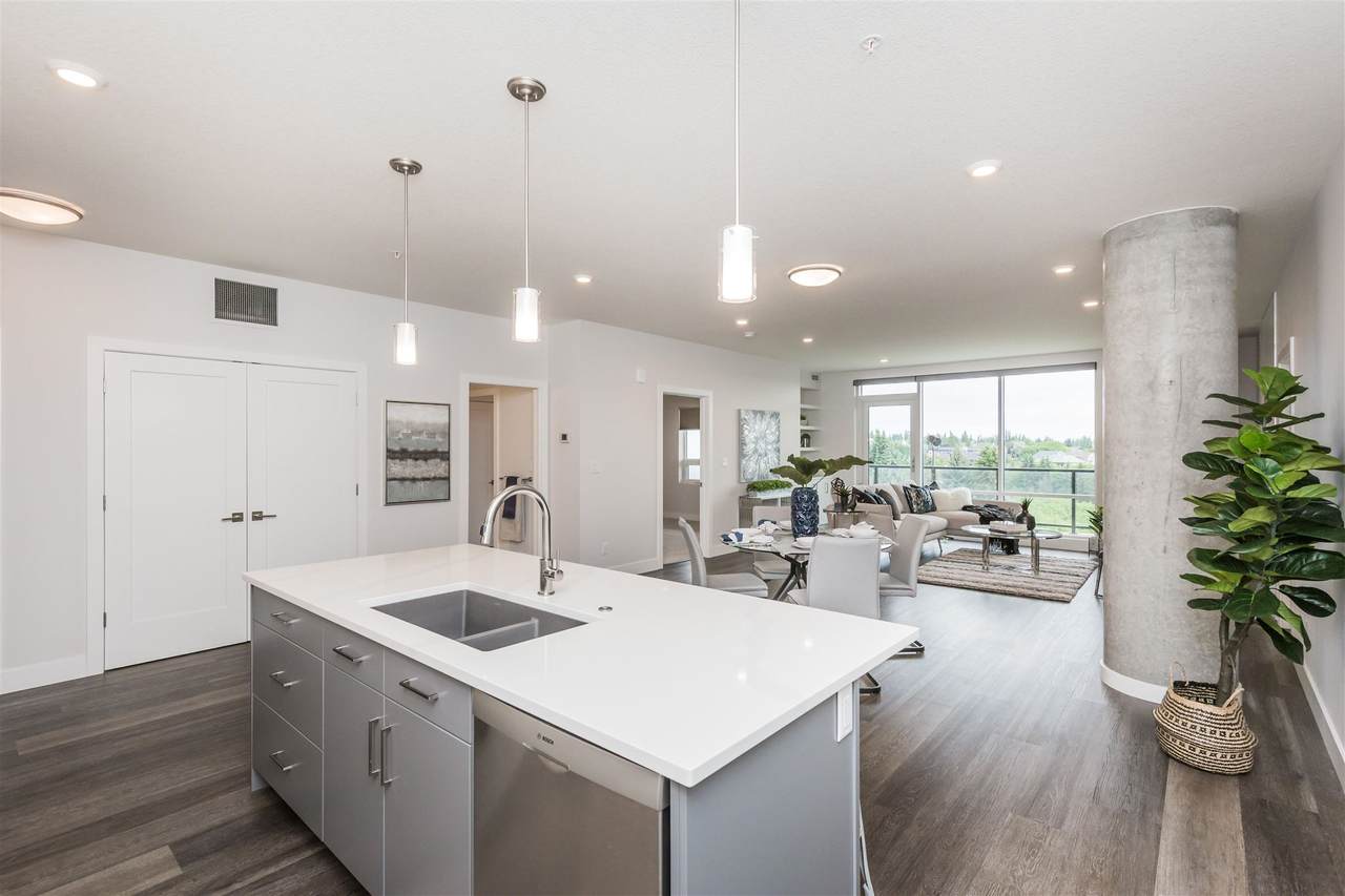837 200 Bellerose Drive - Photo 1