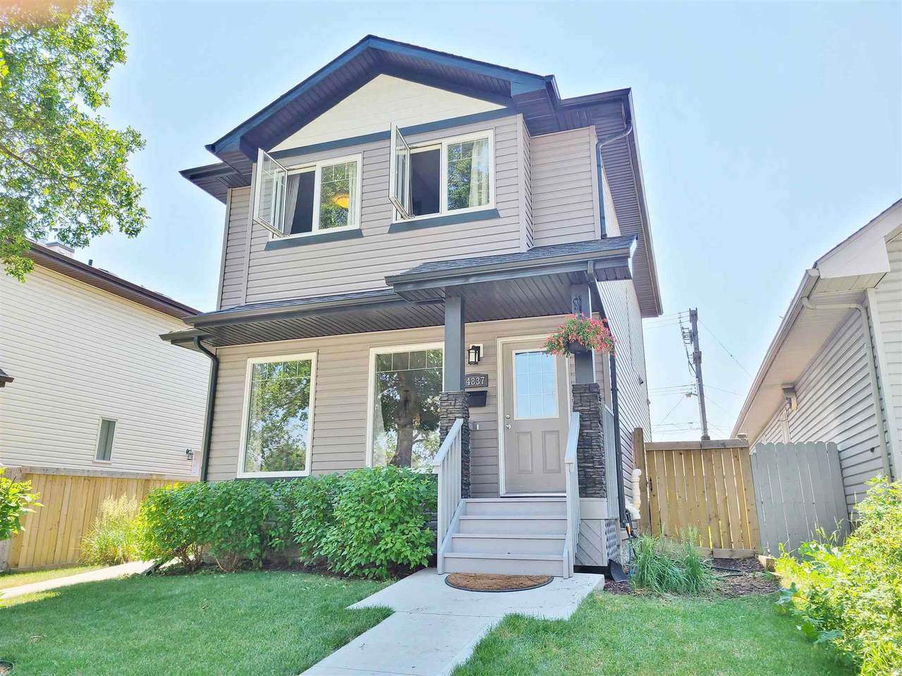 14837 103 Avenue - Photo 1