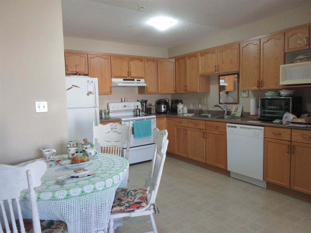 312 4700 43 Avenue - Photo 1