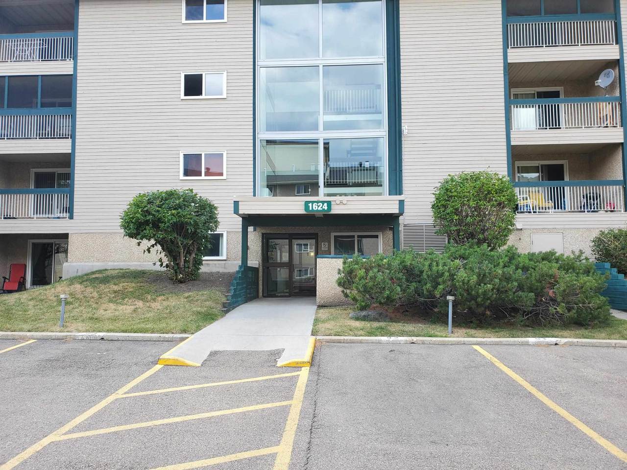 110 1624 48 Street - Photo 1