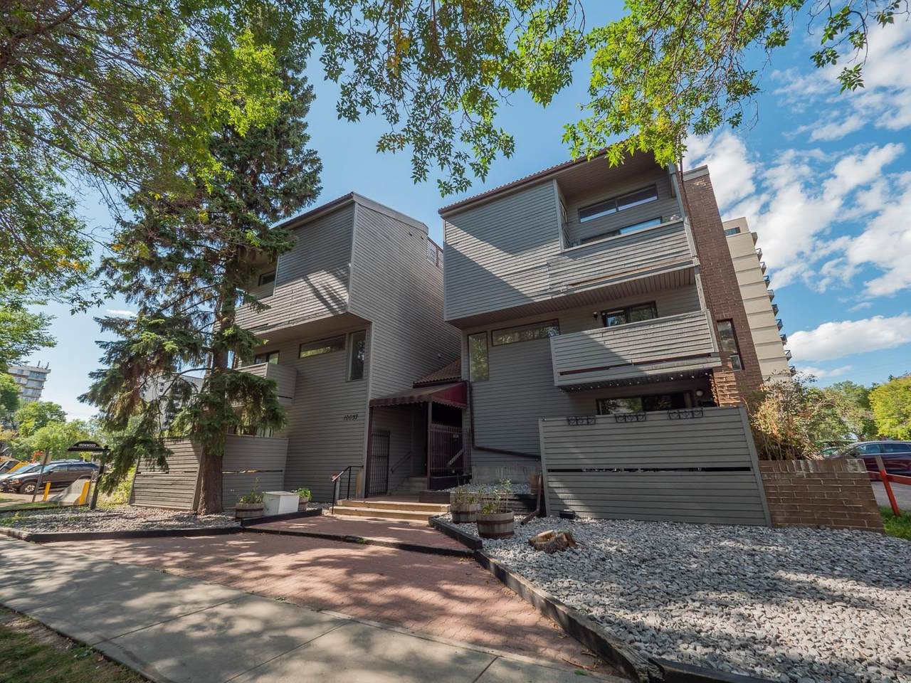 5 10032 113 Street - Photo 1