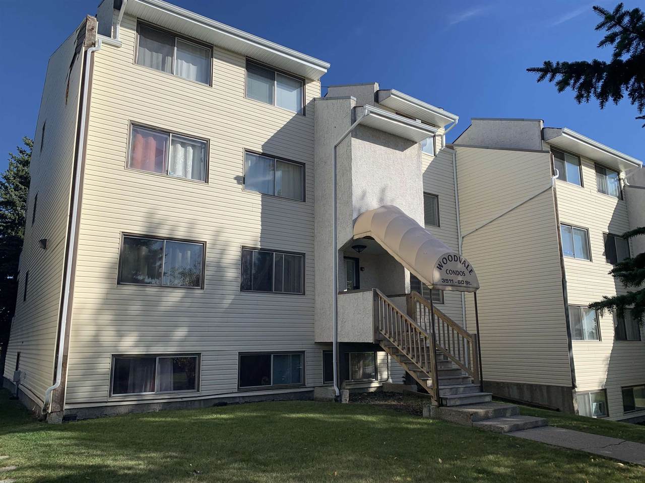 202 3511 60 Street - Photo 1