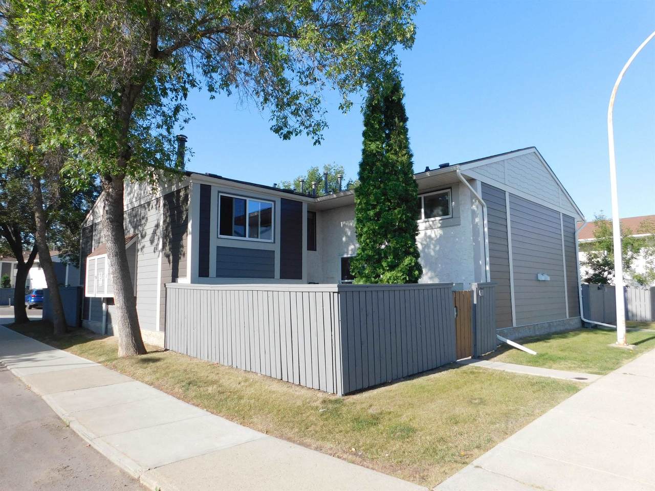 620 Willow Court - Photo 1