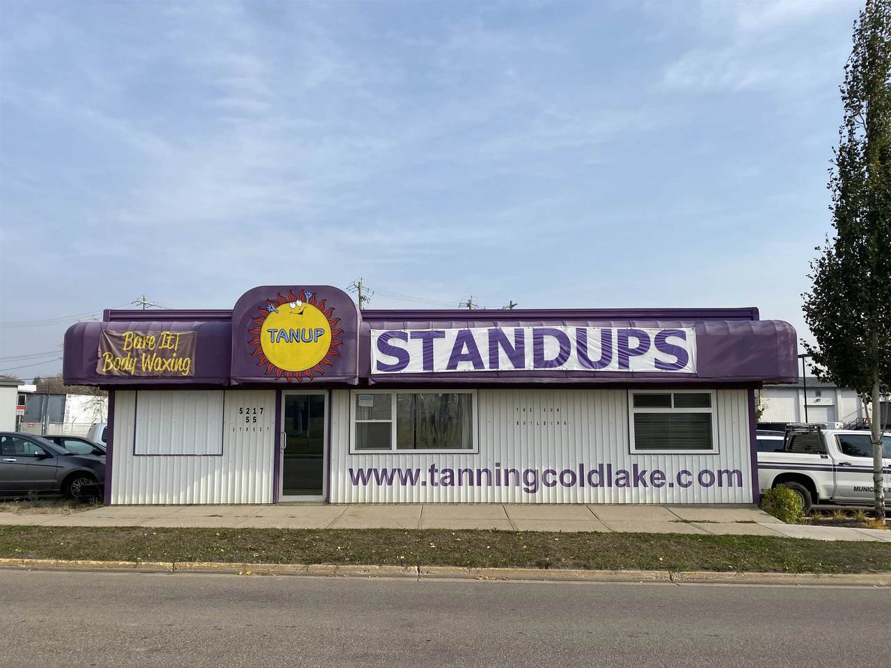 5217 55 ST - Photo 1