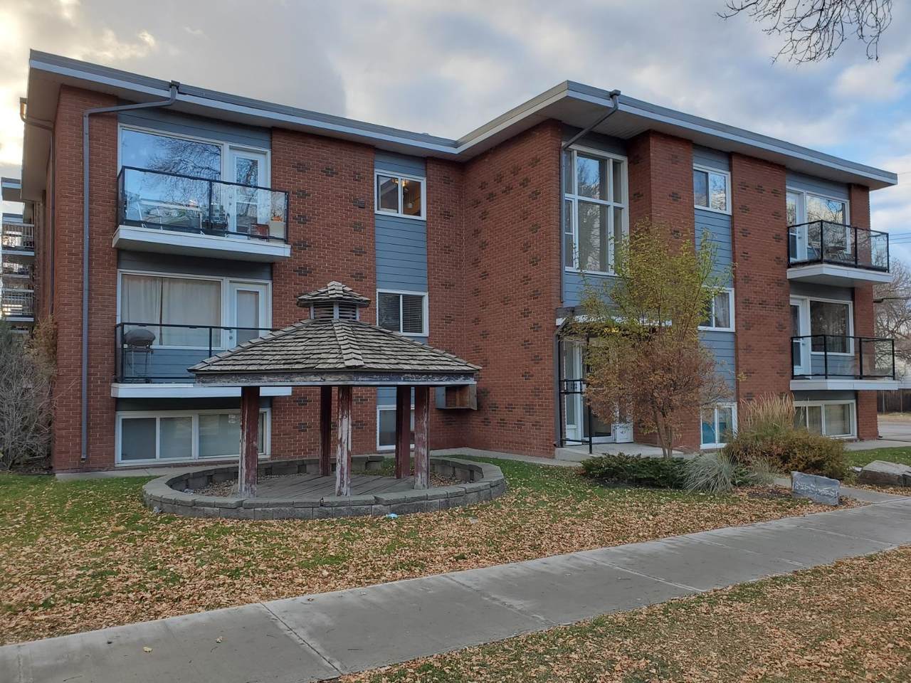 4 8304 107 Street - Photo 1