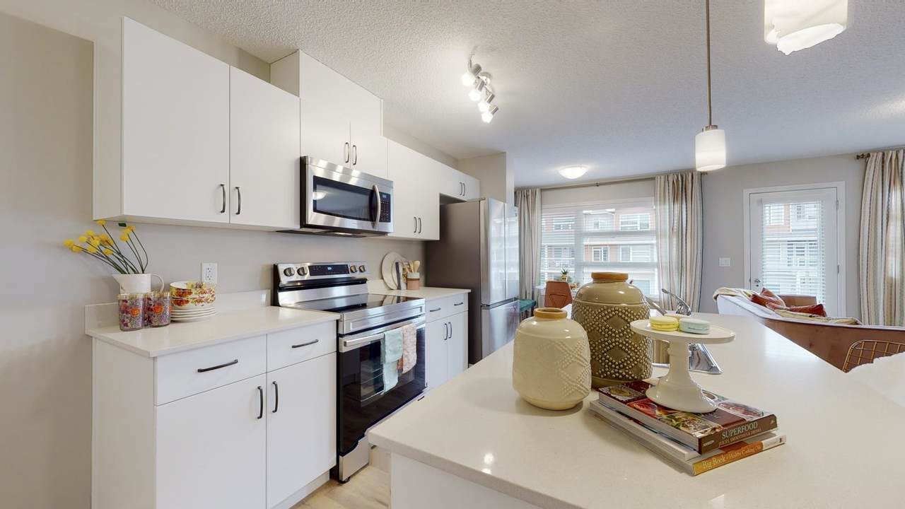 17265 9A Avenue - Photo 1