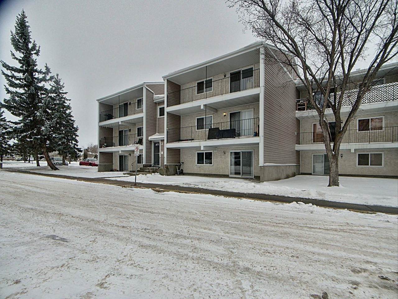 2 3871 76 Street - Photo 1