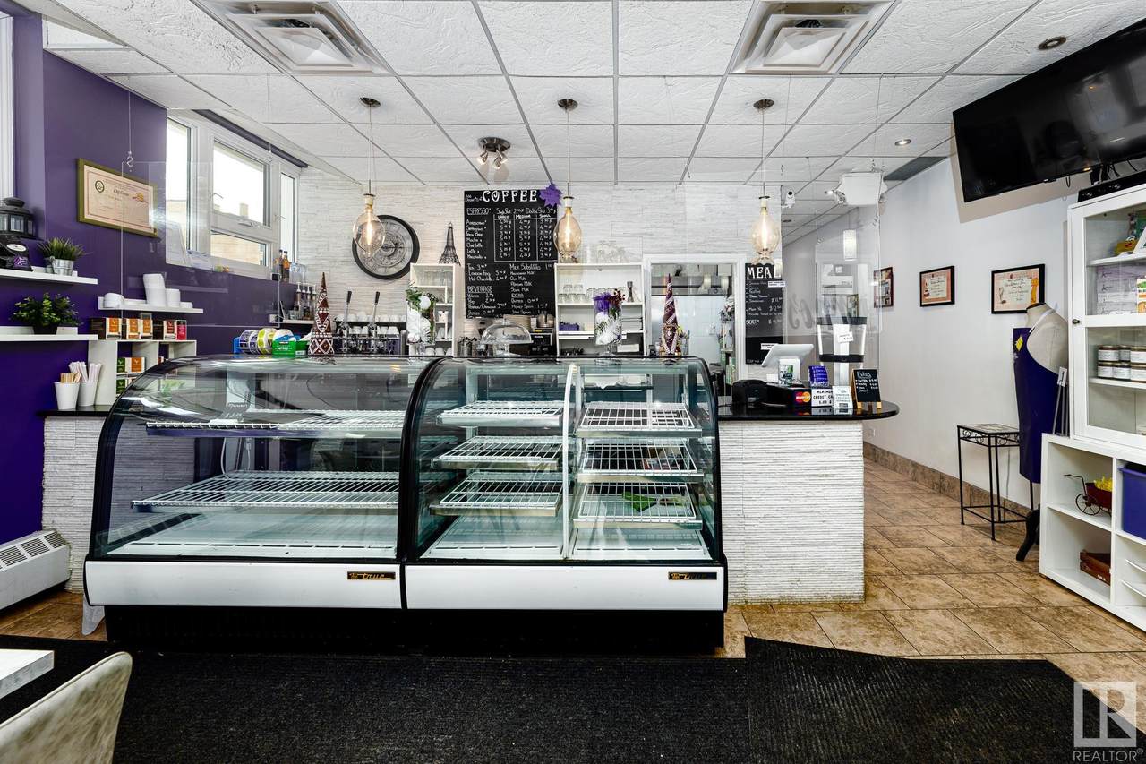 10038 116 ST NW - Photo 1