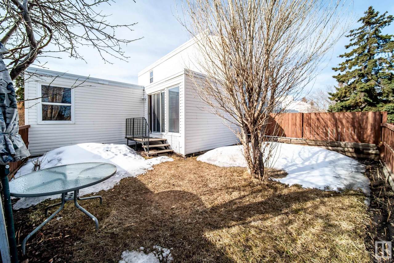 3870 85 Street - Photo 1