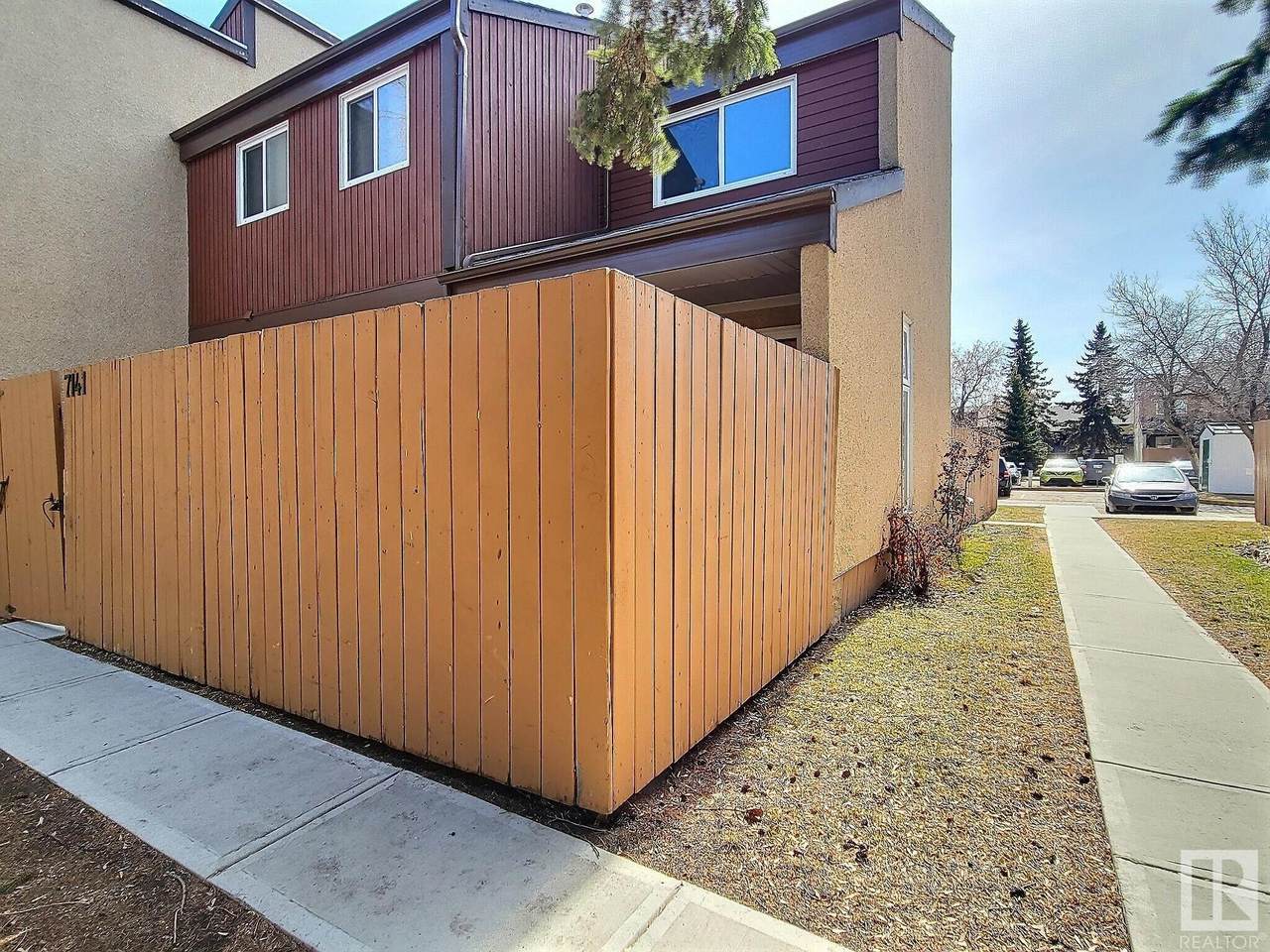 7141 180 Street - Photo 1