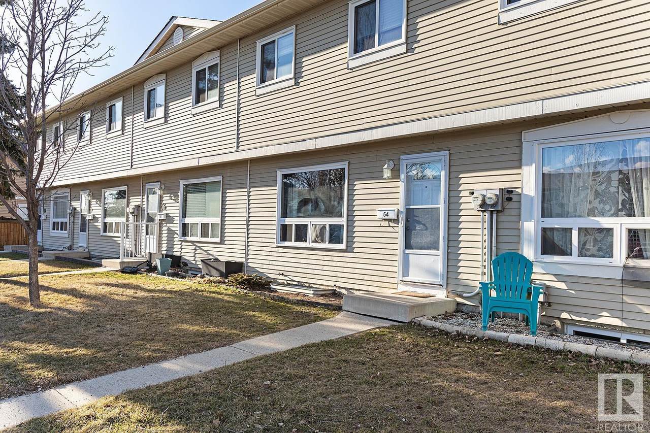 54 2131 Oak Street - Photo 1