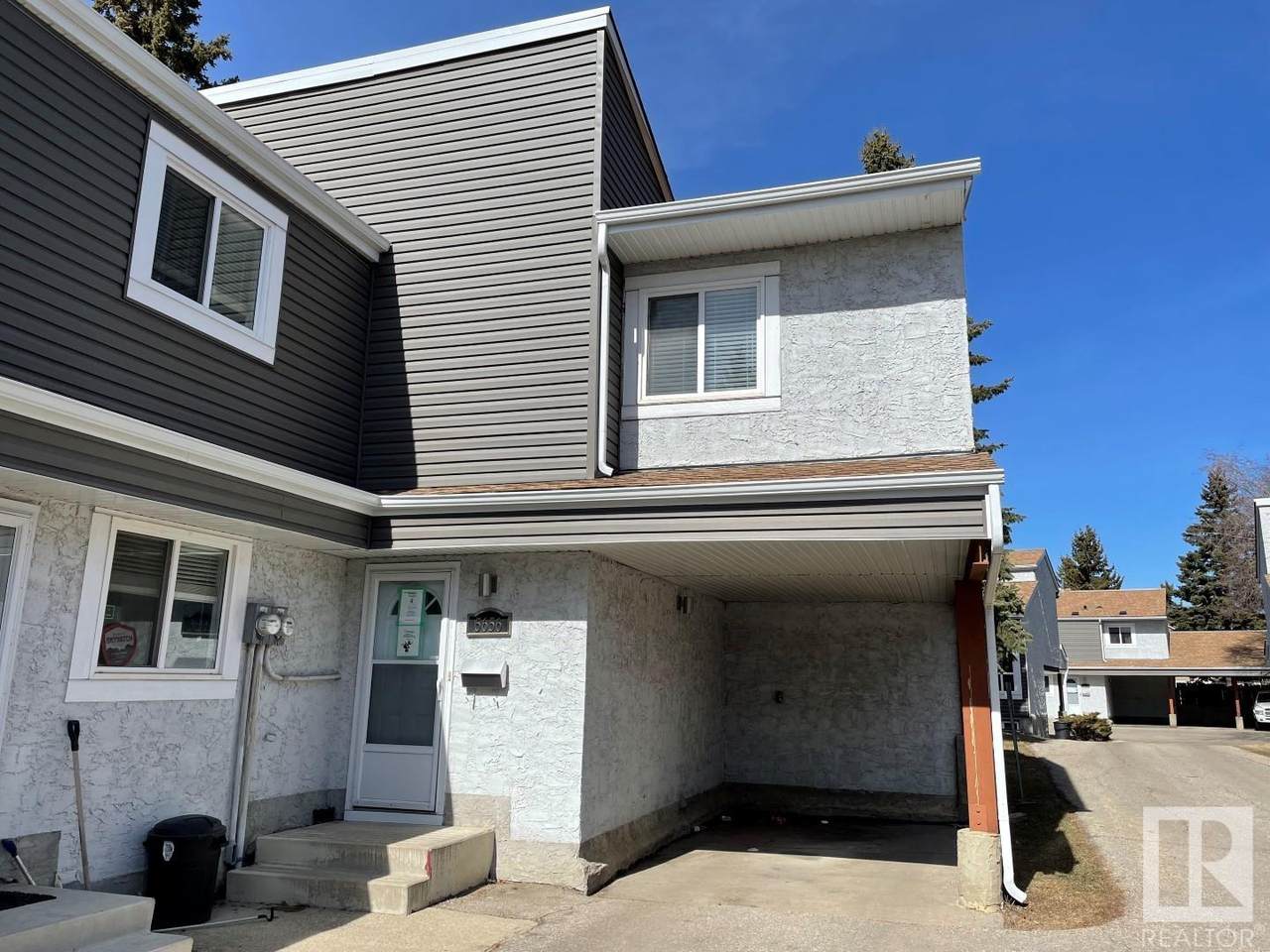 5656 19A Avenue - Photo 1