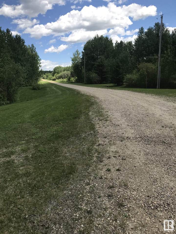 35 4021 TWP RD 540 - Photo 1
