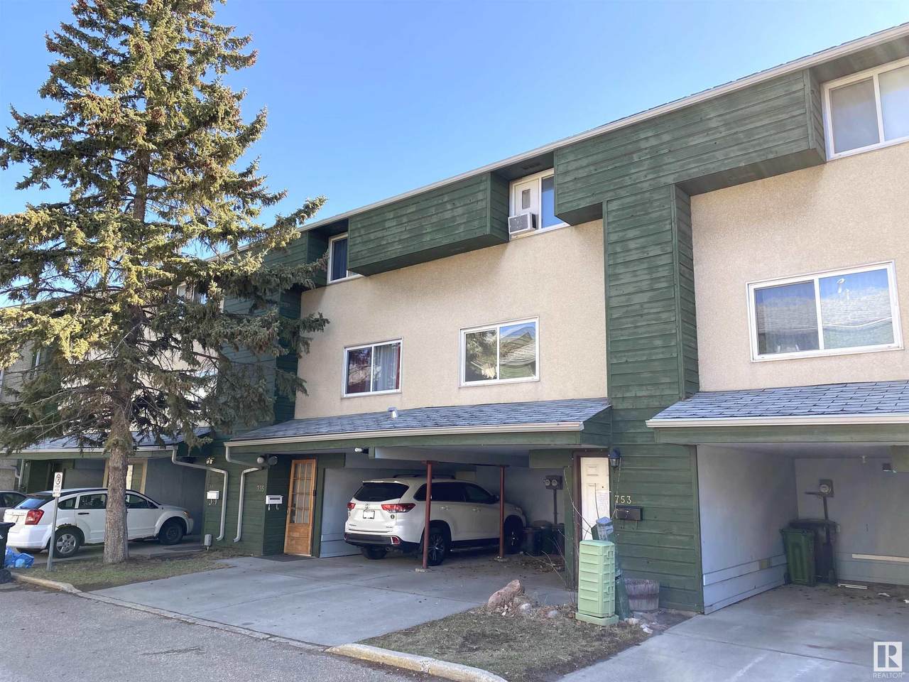 753 Abbottsfield Road - Photo 1