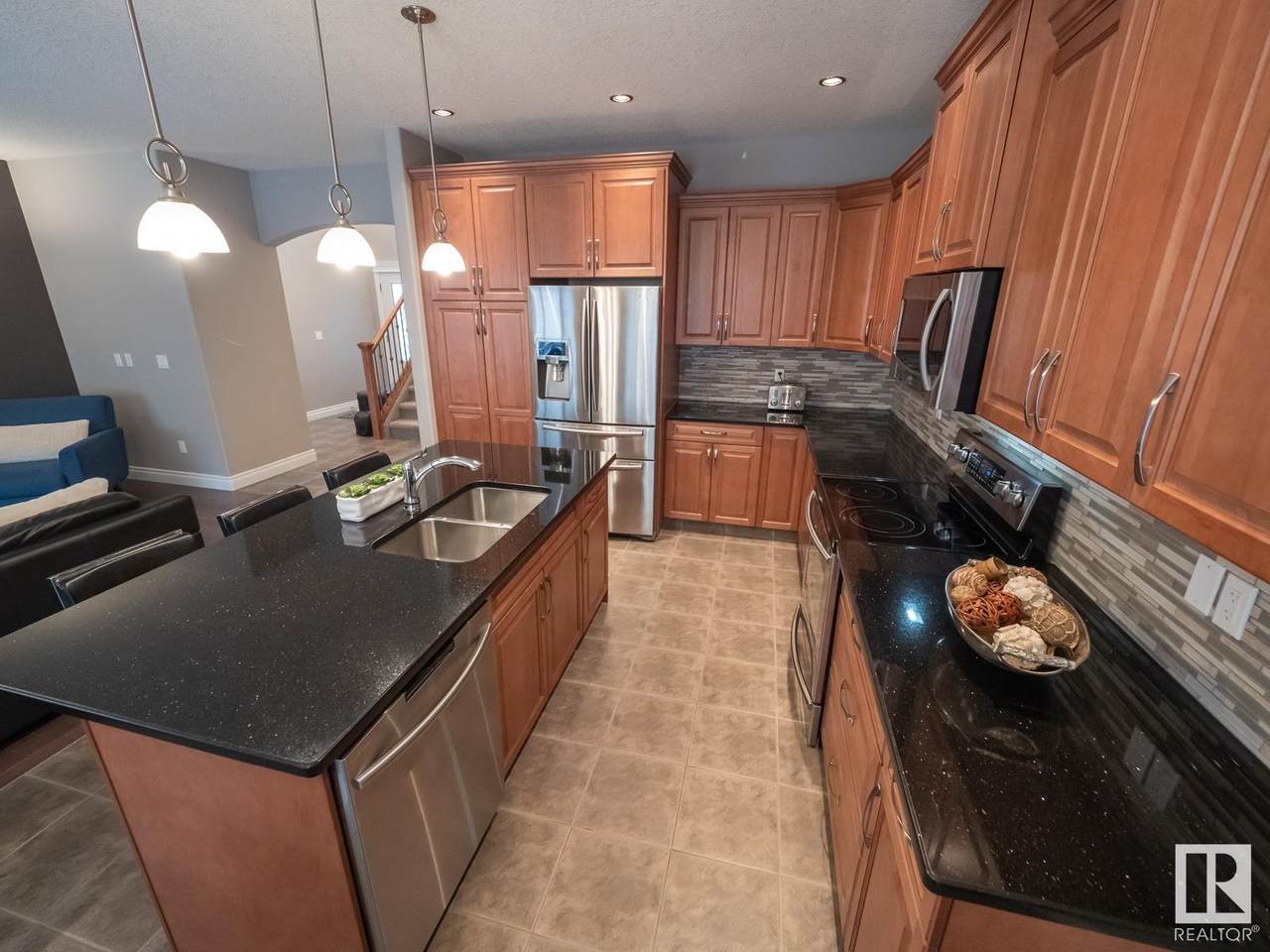 16904 54 Street - Photo 1