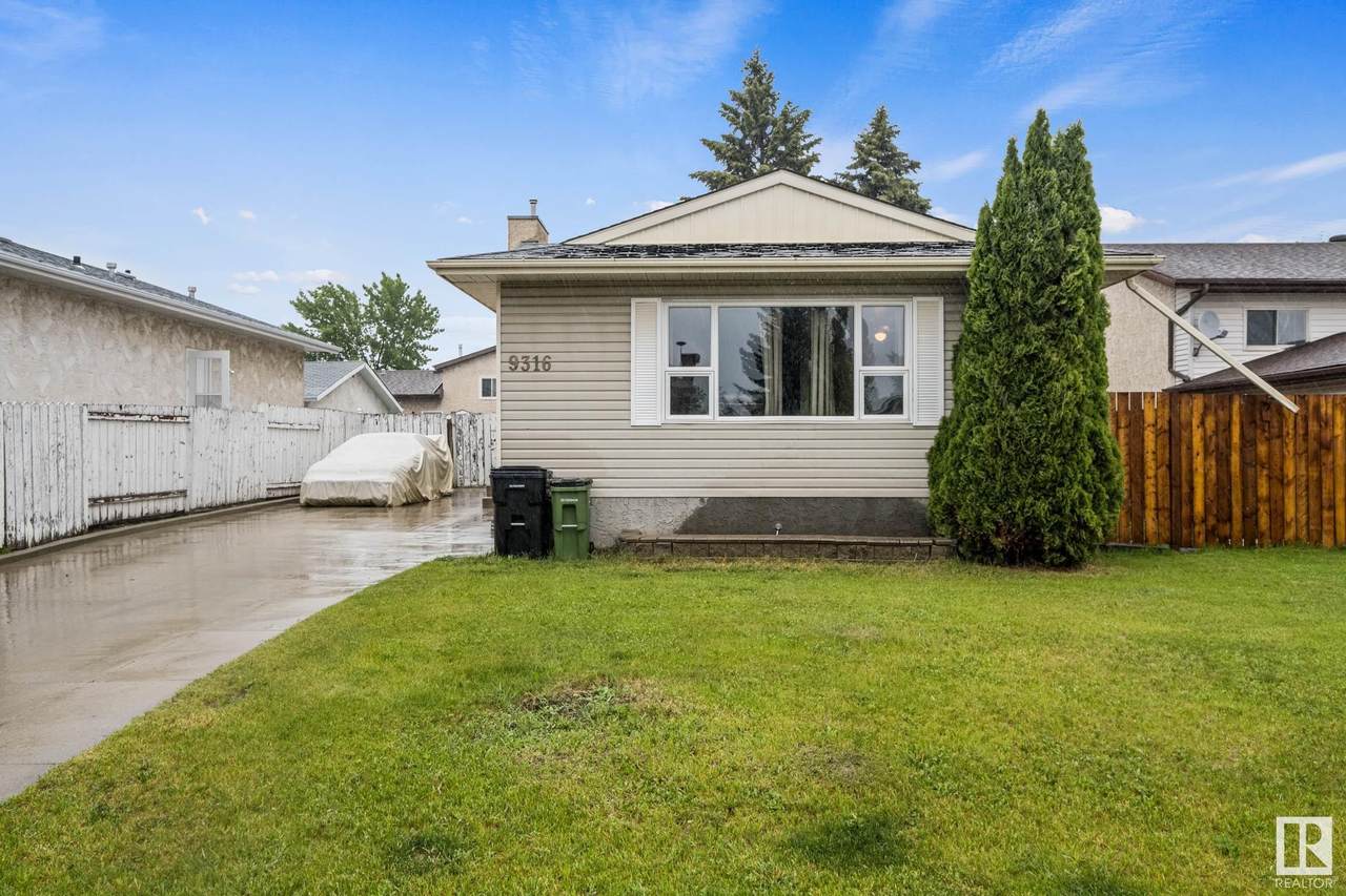 9316 177 Avenue - Photo 1