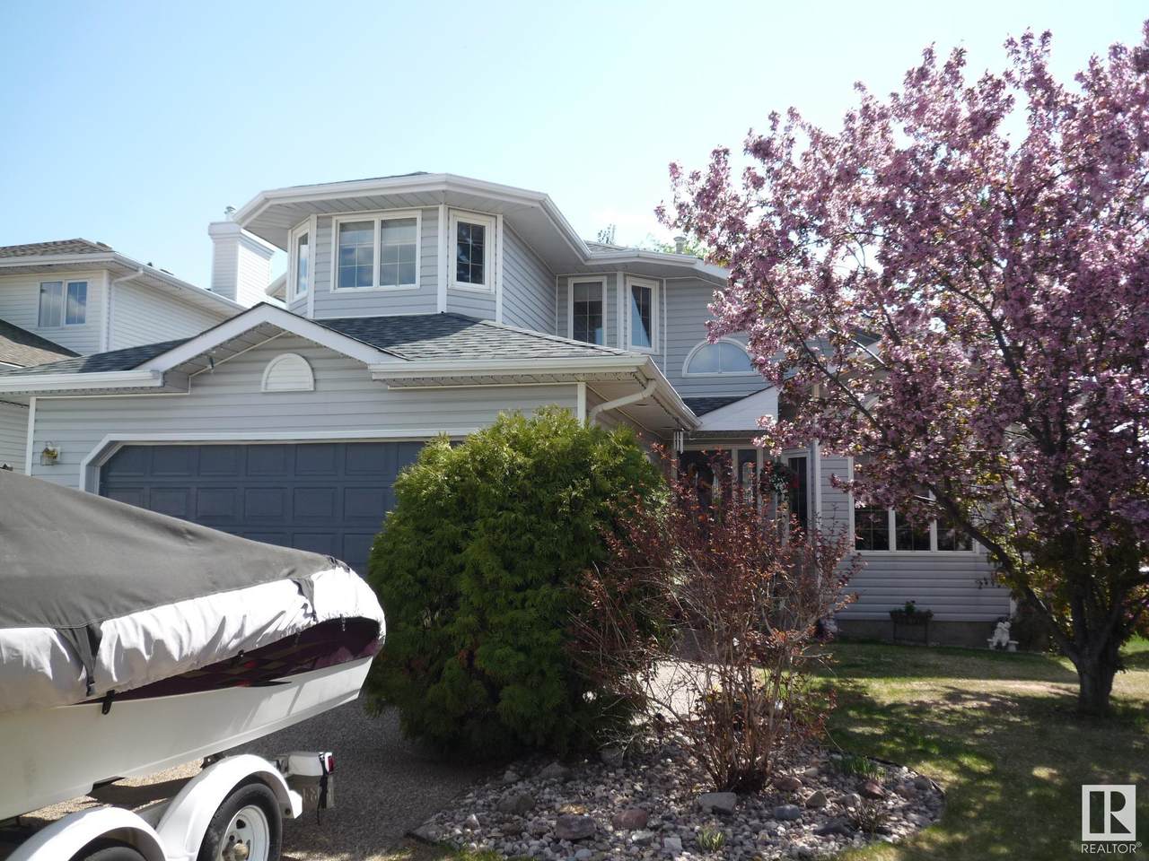4247 46 Street - Photo 1