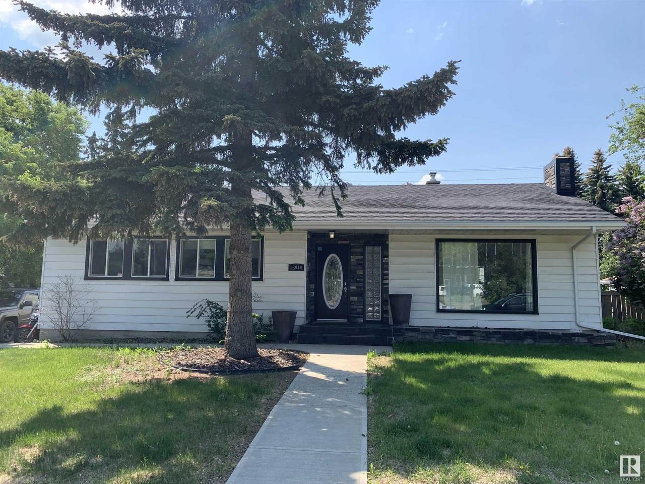 13919 102 Avenue - Photo 1