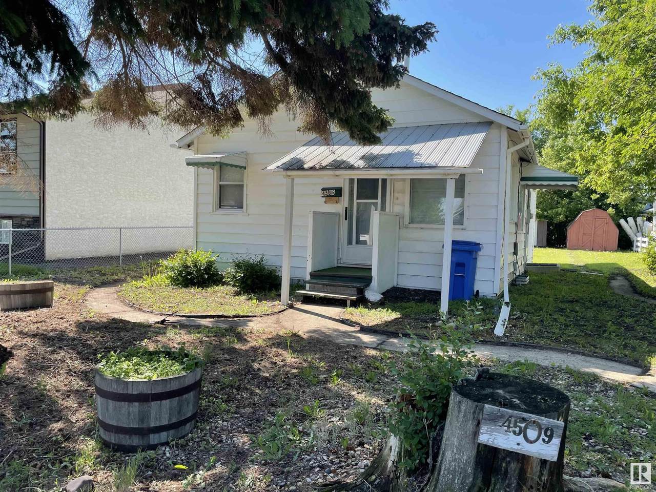 4509 55 Avenue - Photo 1