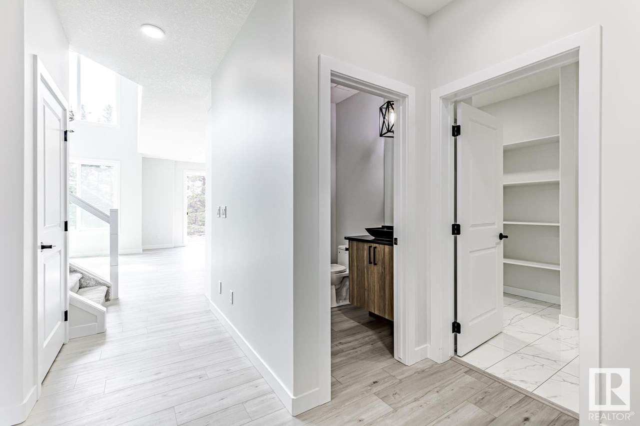 16403 34 Avenue - Photo 1