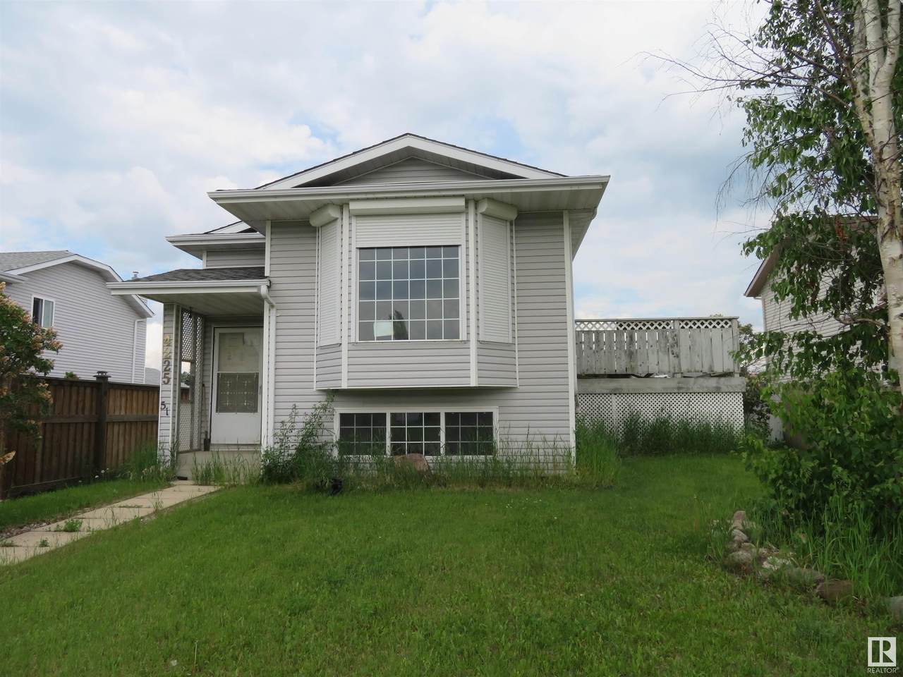 4225 51 Street - Photo 1