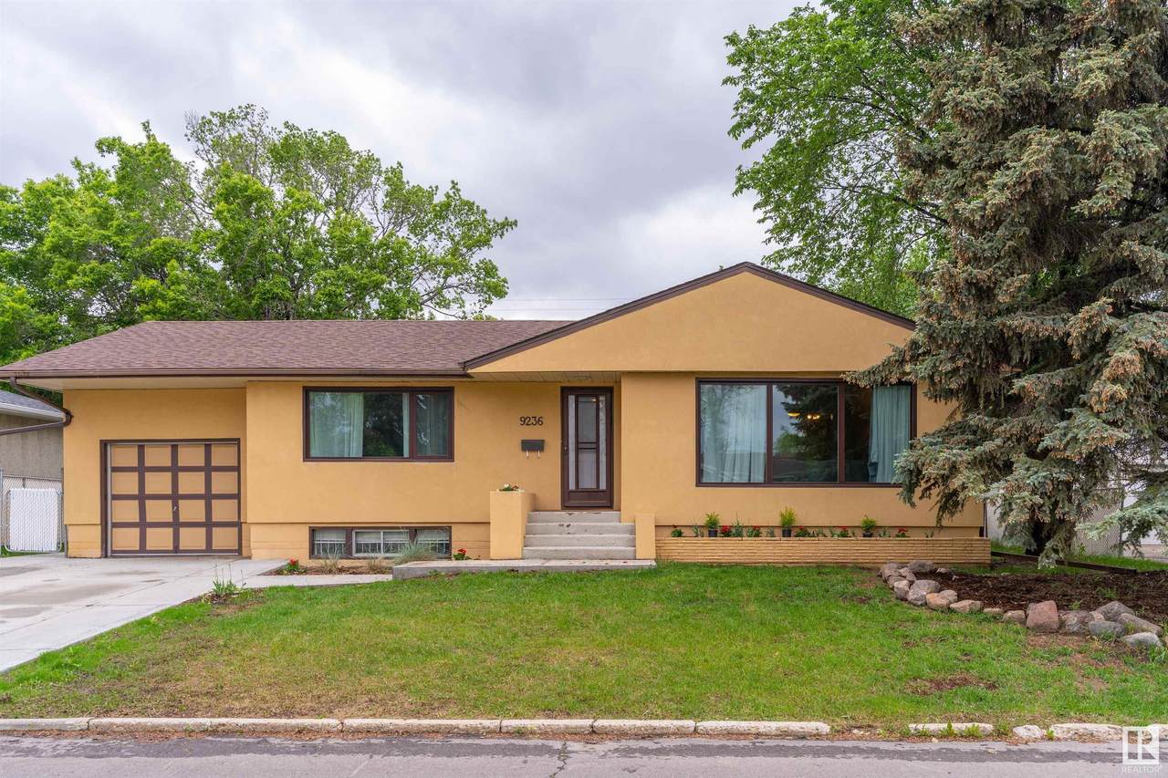 9236 75 Street - Photo 1