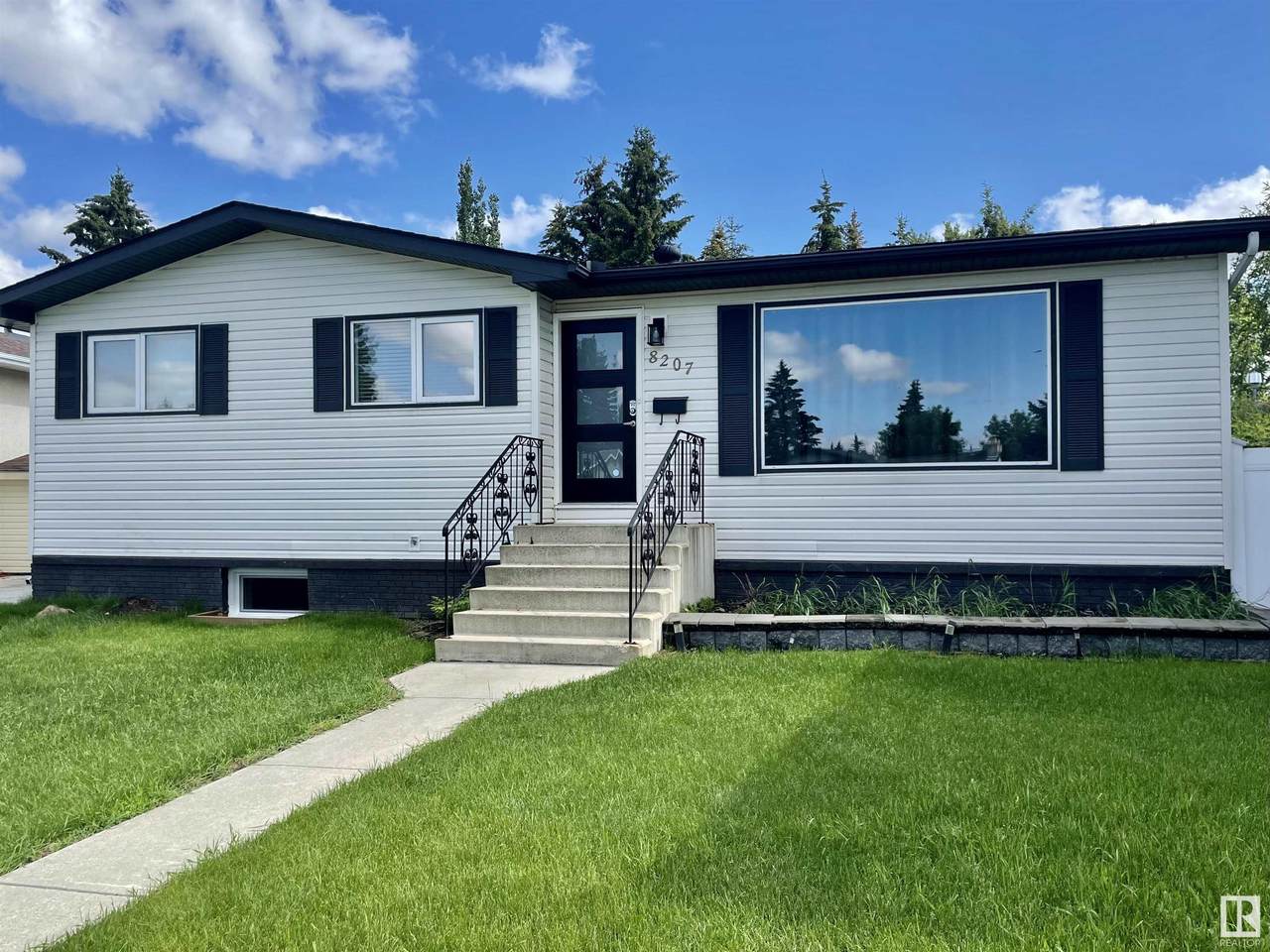 8207 17 Avenue - Photo 1
