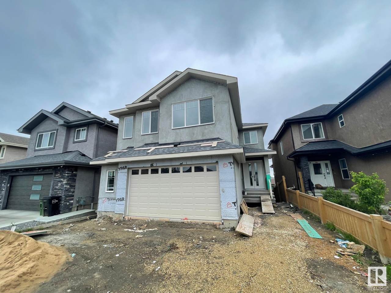 9007 181 Avenue - Photo 1